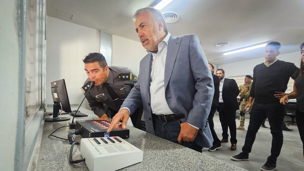 Alfredo Cornejo en el nuevo complejo penitenciario Almafuerte II.