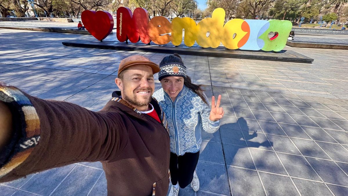 Felices en la Tierra del Sol y del Buen Vino. Felices en la Tierra del Sol y del Buen Vino.