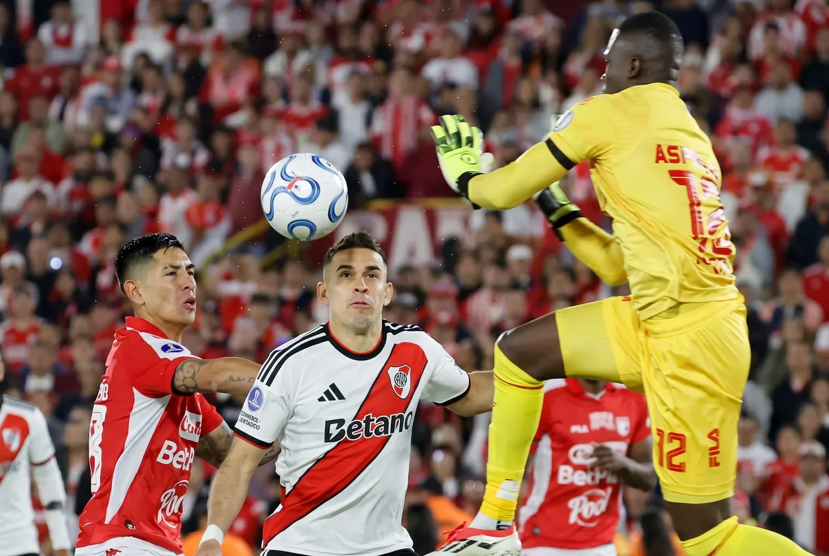 River tiene dos objetivos por delante: ganar en el Monumental y zafar de una multa.