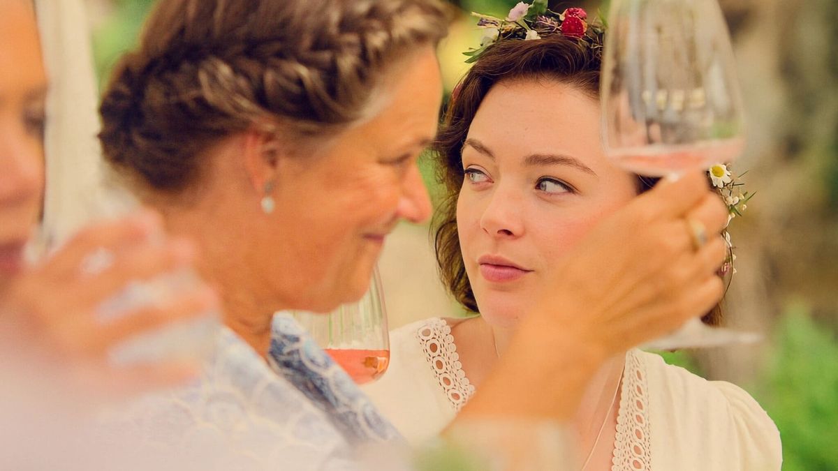 La noche del soslticio de verano, la nueva serie noruega de Netflix que cuenta con 5 episodios. La noche del soslticio de verano, la nueva serie noruega de Netflix que cuenta con 5 episodios.