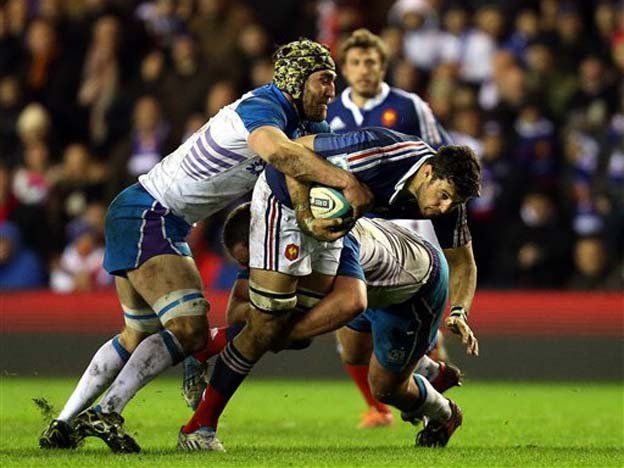 Francia le ganó a Escocia sobre el final y sigue con chances