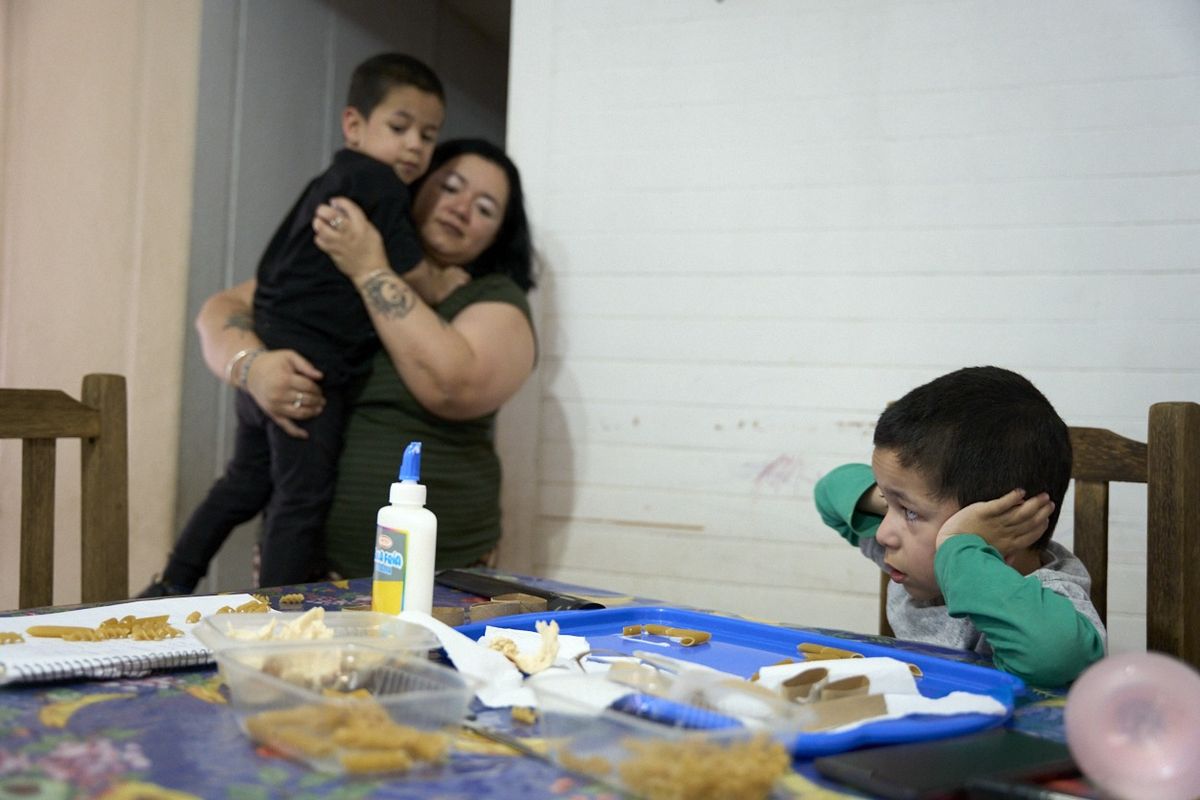 Mar&iacute;a es mam&aacute; todoterreno. Es emprendedora y, dice, "se las rebusca" para sacar adelante a sus gemelos con autismo.