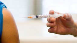 Ya aplican la vacuna antigripal a todo el personal de salud en Santa Fe