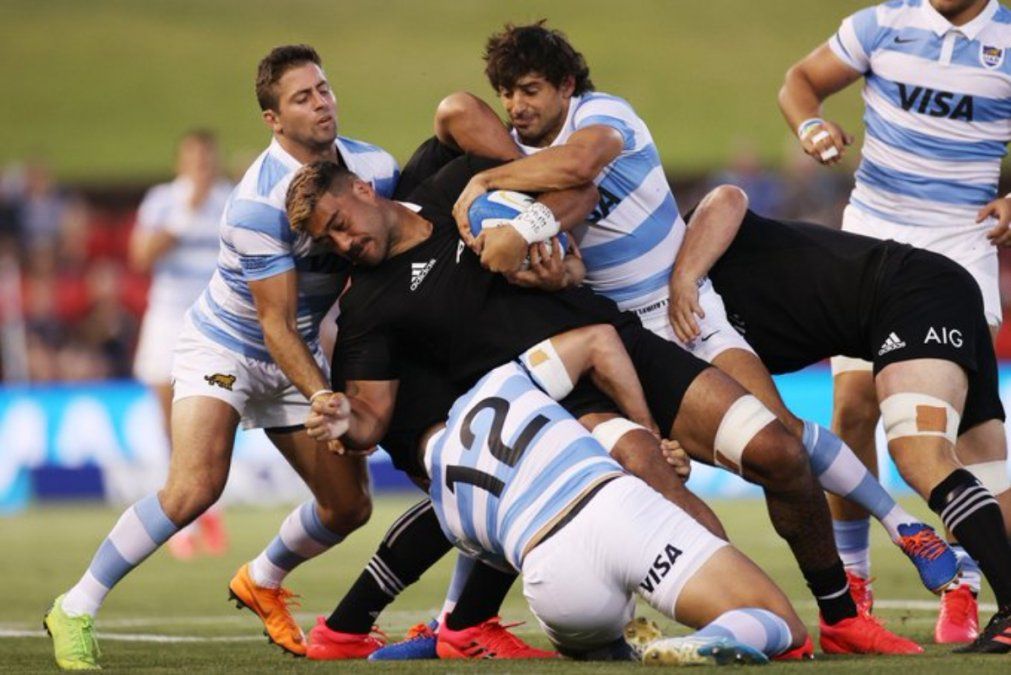 Los Pumas pudieron hacer muy poco ante los All Blacks.