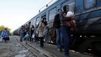 Serbia y Croacia habilitaron trenes para los migrantes