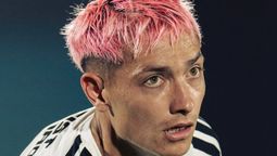 El video del delantero del Colo Colo está dando la vuelta al mundo.