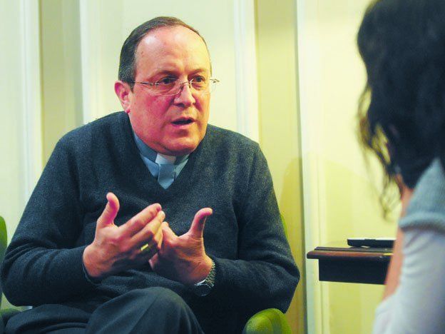 Descorchate un vino mendocino le dijo el Papa al arzobispo Franzini