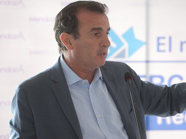 Paco Pérez decide si desdobla las elecciones de Mendoza