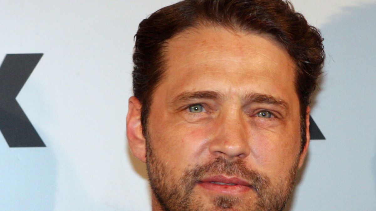 private eyes with jason priestley