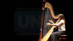Una arpista que desafió los sentidos con sus virtuosas interpretaciones