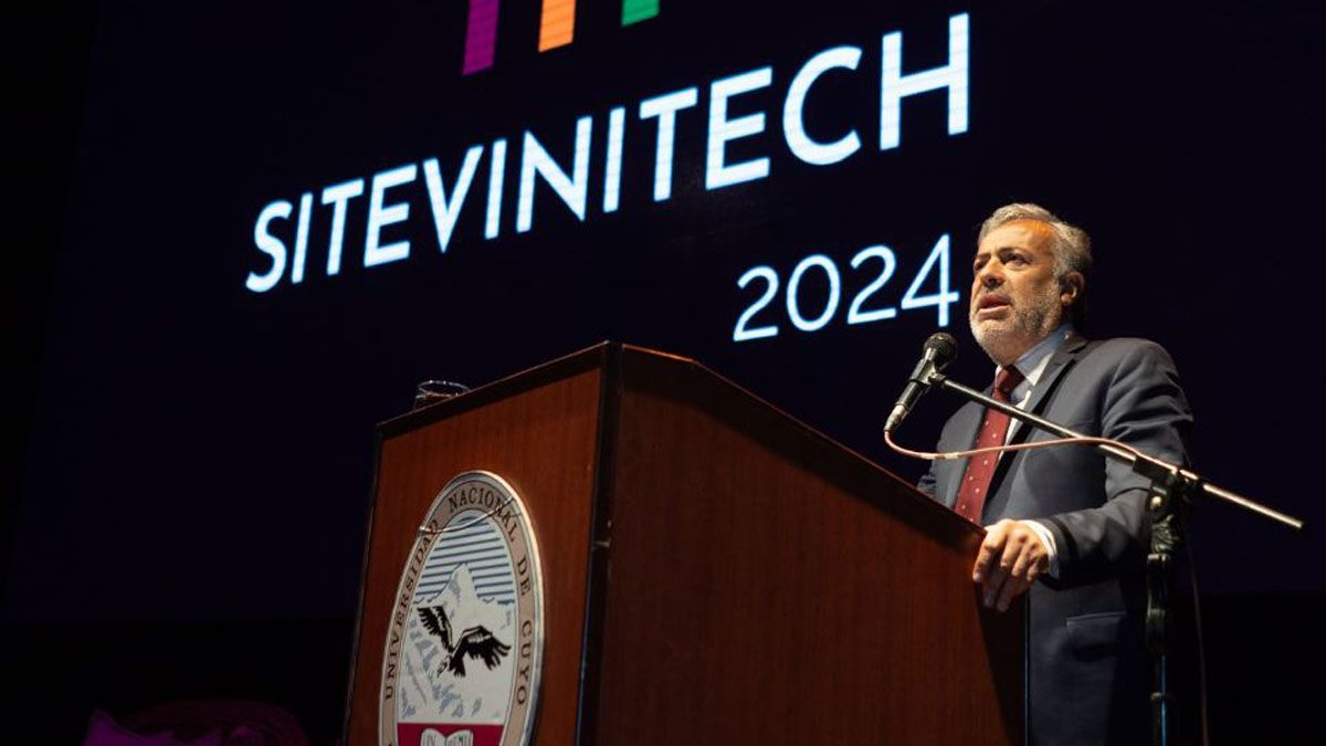 Alfredo Cornejo inauguró la Sitevinitech 2024 en La Nave Cultural.