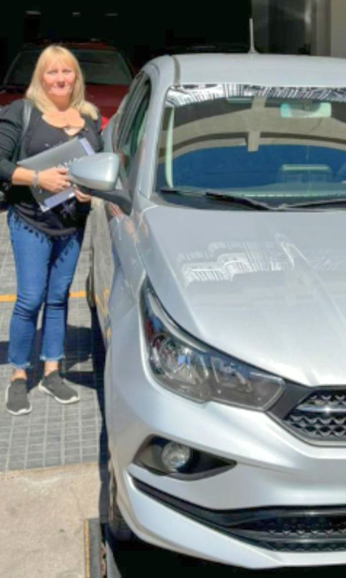 Rosana vive en Guaymallén, tiene 50 años y es madre y abuela. El Uber tiene como fin generar un ingreso a la familia. Rosana vive en Guaymallén, tiene 50 años y es madre y abuela. El Uber tiene como fin generar un ingreso a la familia.