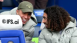 Enzo y Cucurella en Stamford Bridge.