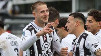 Agustín Módica marcó un nuevo gol en Gimnasia y Esgrima y se retiró lesionado