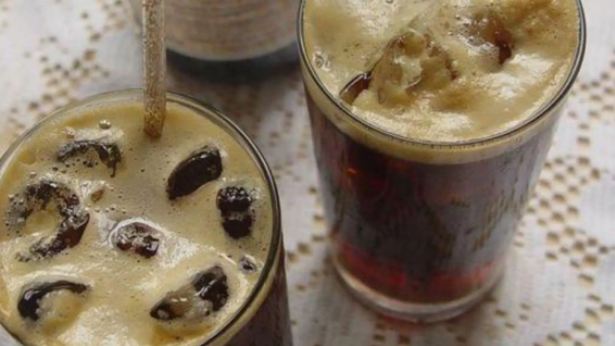 Una "viuda negra" le dio un vaso de fernet con cola a un joven y le vació la casa Una "viuda negra" le dio un vaso de fernet con cola a un joven y le vació la casa