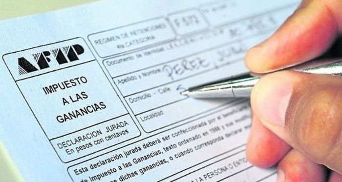 Finalmente, el medio aguinaldo tributará Ganancias y luego la AFIP definirá cómo se devuelve