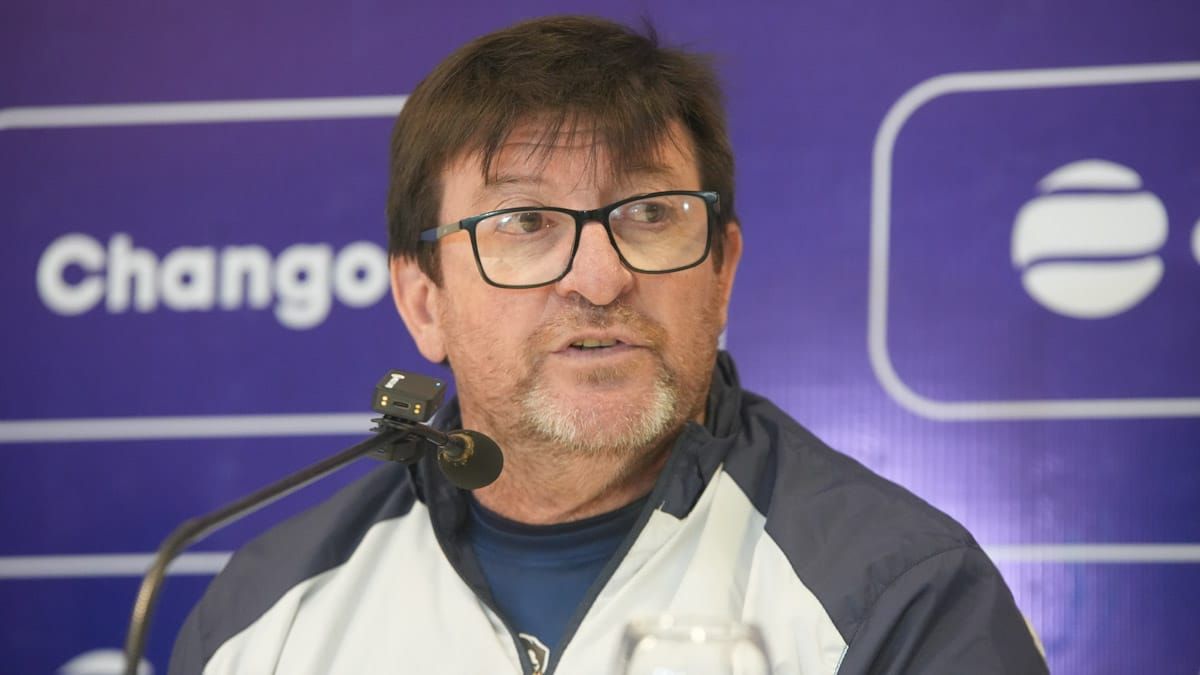 Alfredo Berti se fue preocupado por la derrota de Independiente Rivadavia.