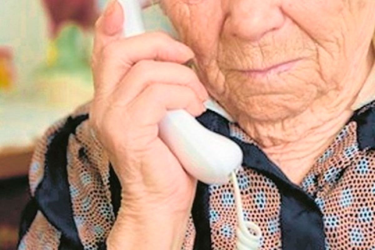 La anciana de 81 años cayó en el cuento del nieto y le robaron sus ahorros en dólares.