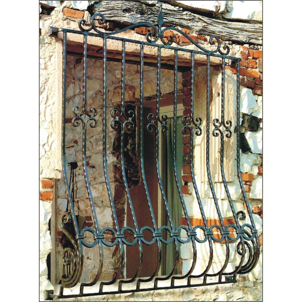 Las mejores opciones son el acero galvanizado o el hierro forjado, ya que ofrecen una gran resistencia al corte, a la corrosión y a las inclemencias del tiempo Las mejores opciones son el acero galvanizado o el hierro forjado, ya que ofrecen una gran resistencia al corte, a la corrosión y a las inclemencias del tiempo