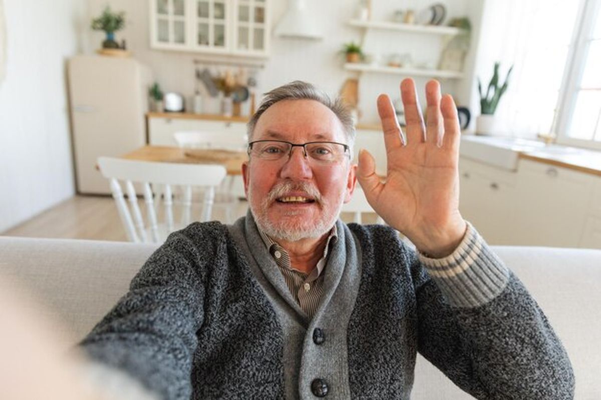 Los adultos mayores que cuentan sus propias historias pueden tener grandes beneficios Los adultos mayores que cuentan sus propias historias pueden tener grandes beneficios