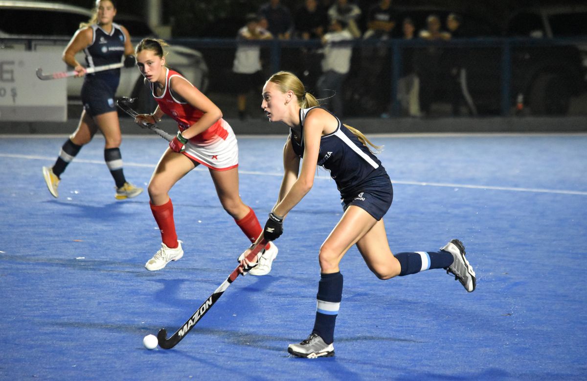 Las chicas cayeron con C&oacute;rdoba e ir&aacute;n por el bronce en el Argentino de hockey sobre c&eacute;sped.