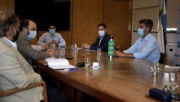 El titular de la DGE, José Thomas, mantuvo este viernes un encuentro con el intendente de Capital, Ulpiano Suarez, para coordinar el regreso a las aulas en la Ciudad de Mendoza.