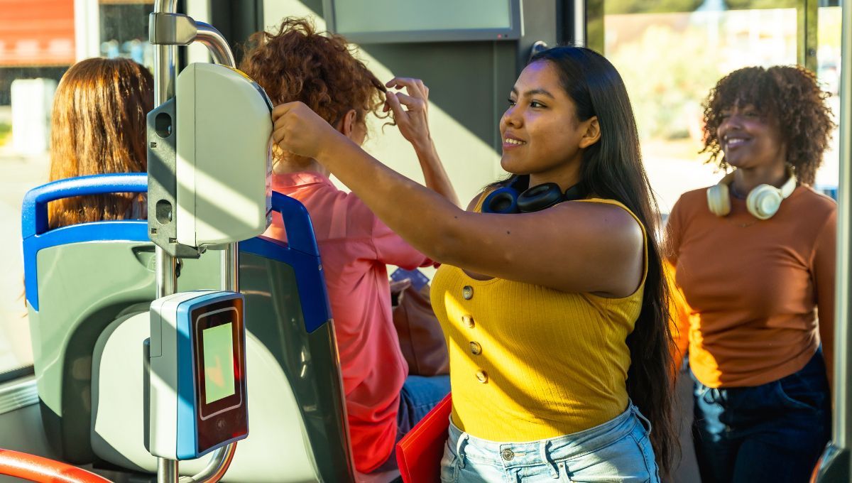 Diversos bancos ofrecen descuentos y reintegros al pagar el pasaje de colectivo con sus tarjetas.&nbsp;