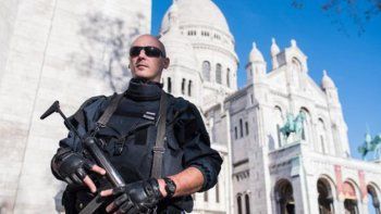 Siete detenidos y un terrorista identificado tras los atentados del viernes en Francia