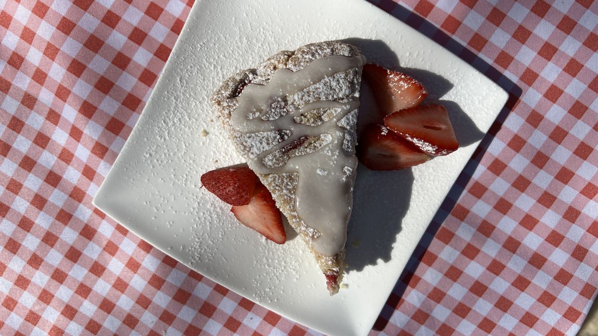 Cómo preparar Scones de frutilla: la receta riquísima y en 15 minutos para acompañar el té