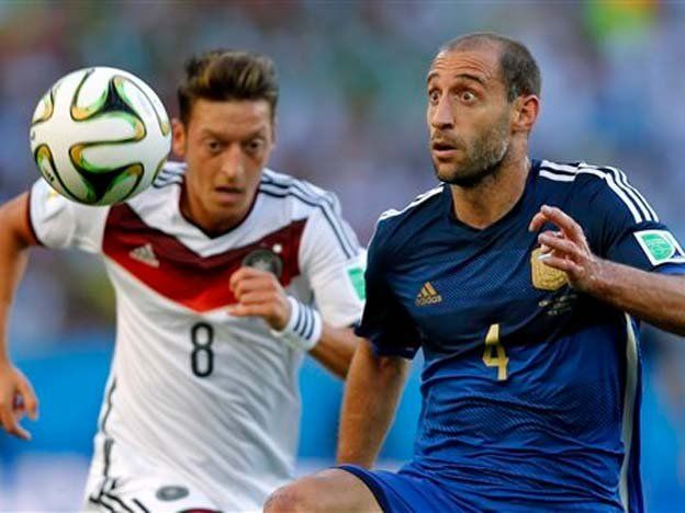 Patadón a Zabaleta