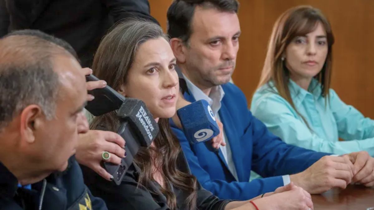 El ministro de Educación, Cultura e Infancias, Tadeo García Zalazar, junto a su par, Mercedes Rus, responsable del Ministerio de Seguridad. El ministro de Educación, Cultura e Infancias, Tadeo García Zalazar, junto a su par, Mercedes Rus, responsable del Ministerio de Seguridad.