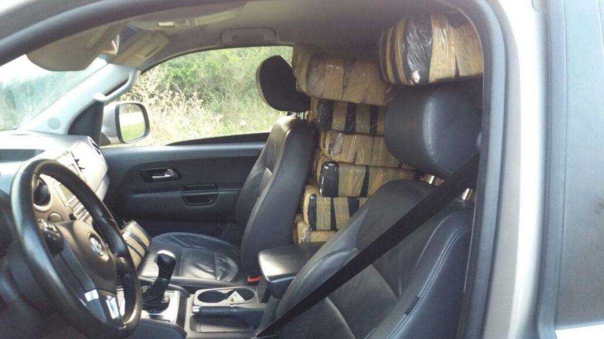 Marihuana. Abandonaron más de 2 toneladas en una camioneta.