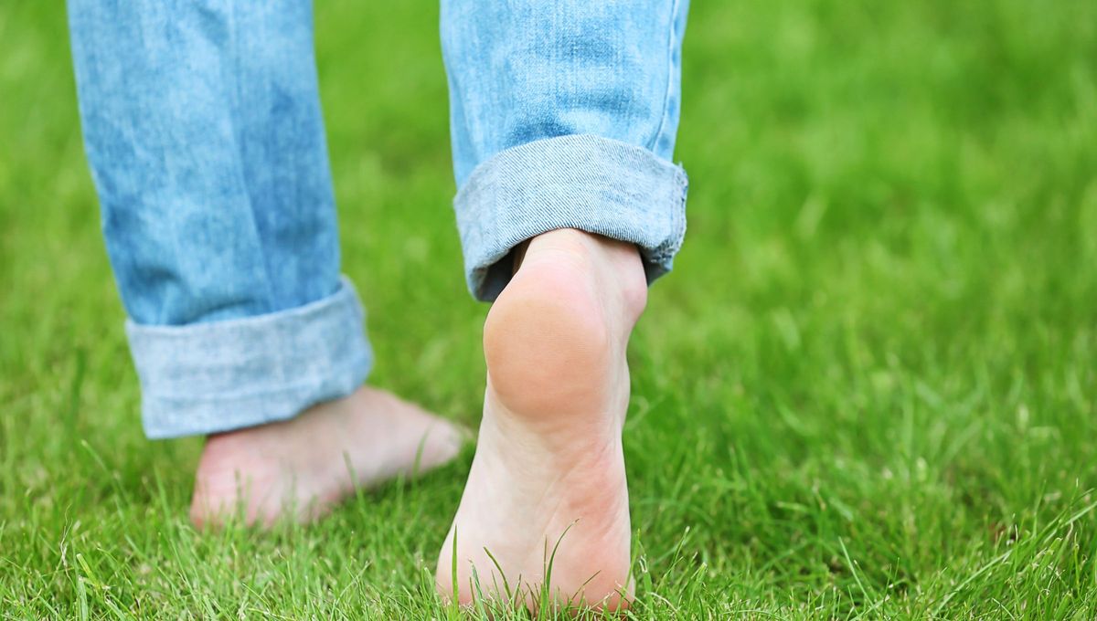 Qué significa cuando una persona prefiere caminar descalza