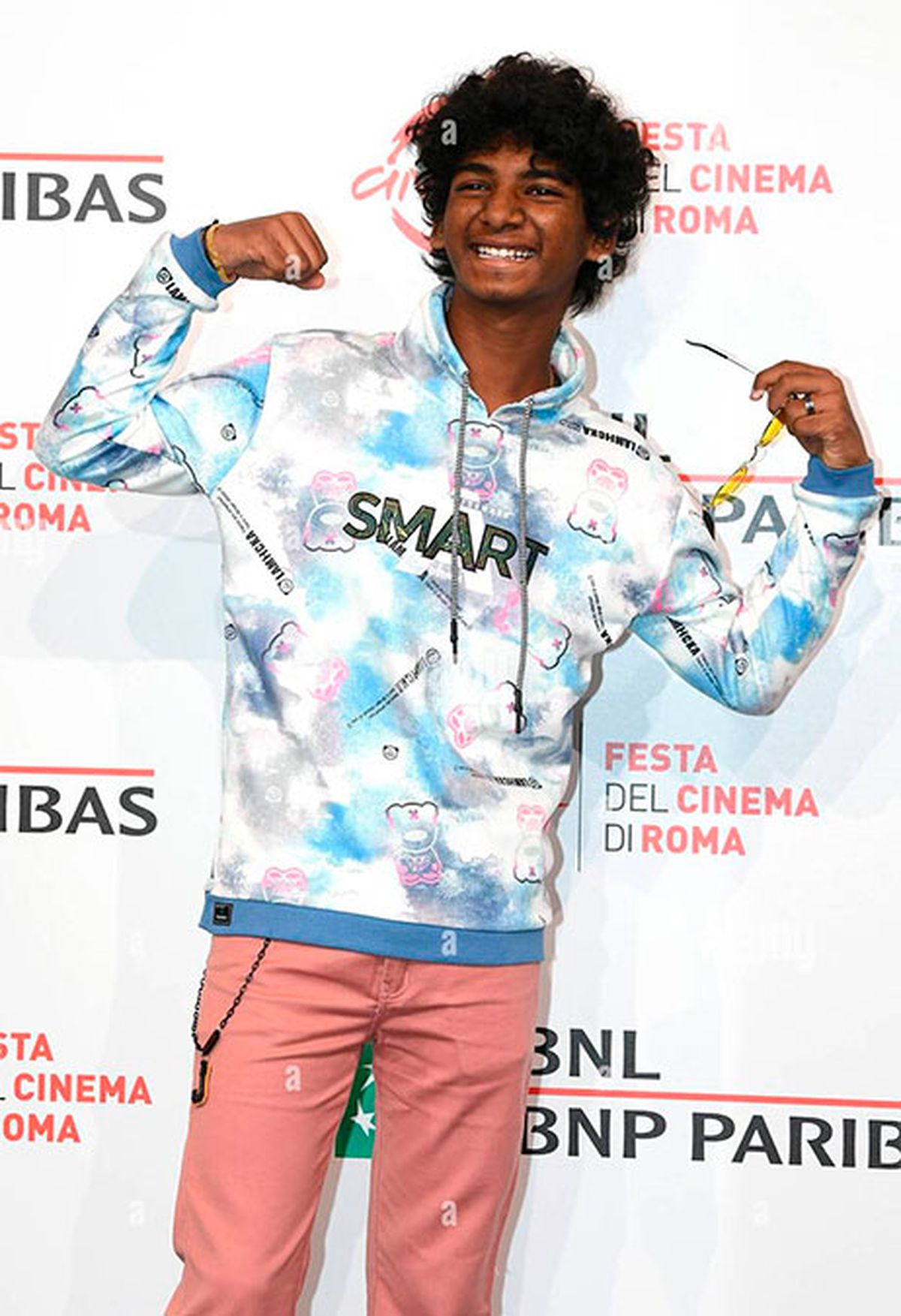 Sunny Pawar nació el 27 de junio de 2008 en Bombay. Sunny Pawar nació el 27 de junio de 2008 en Bombay.