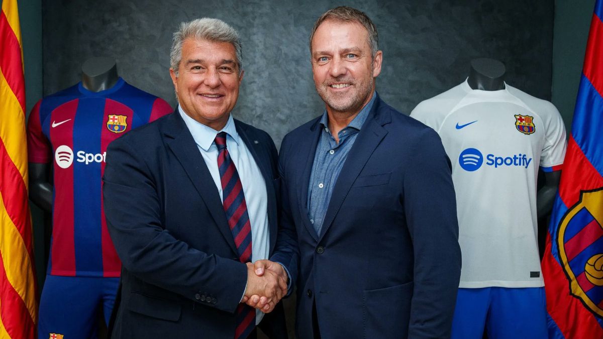 Joan Laporta, presidente del Fútbol Club Barcelona, recibió con bombos y platillos al nuevo entrenador Hansi Flick. Joan Laporta, presidente del Fútbol Club Barcelona, recibió con bombos y platillos al nuevo entrenador Hansi Flick.