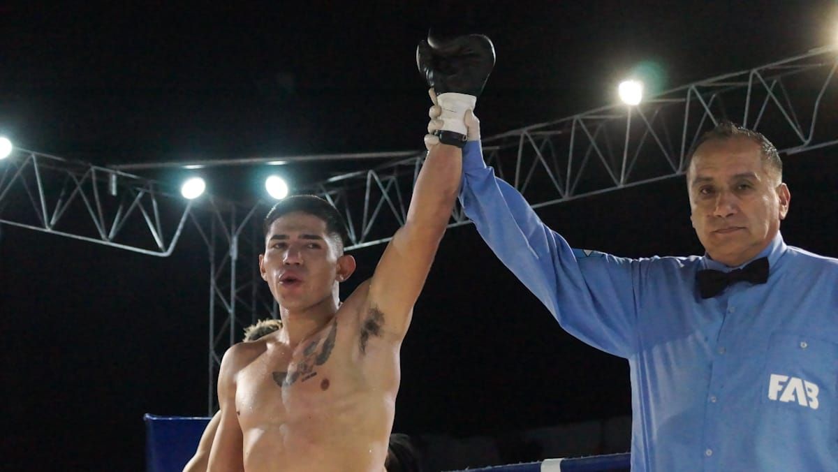 José Cuenca logró ganar nuevamente en su segundo combate de boxeo profesional, y esta vez por KOT1. José Cuenca logró ganar nuevamente en su segundo combate de boxeo profesional, y esta vez por KOT1.