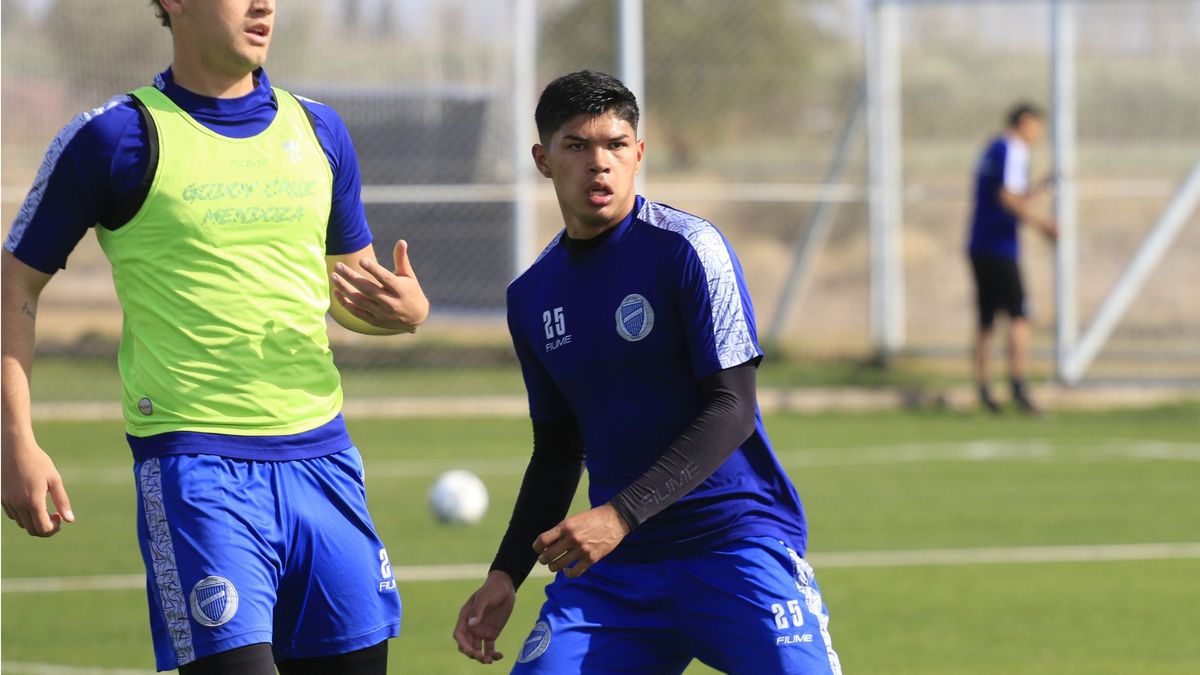 Alexis González el delantero que llegó de River a Godoy Cruz.