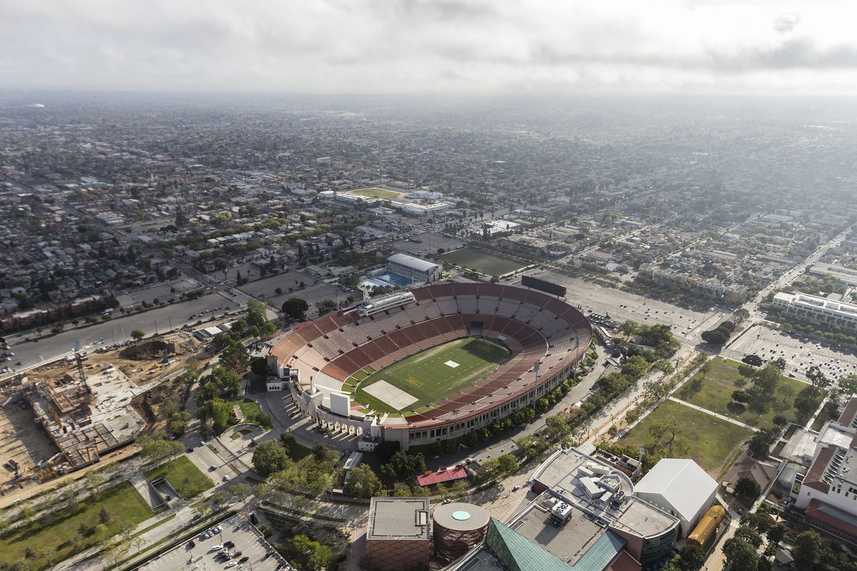 Pero la medida también es estratégica para generar entusiasmo visible. Pero la medida también es estratégica para generar entusiasmo visible.