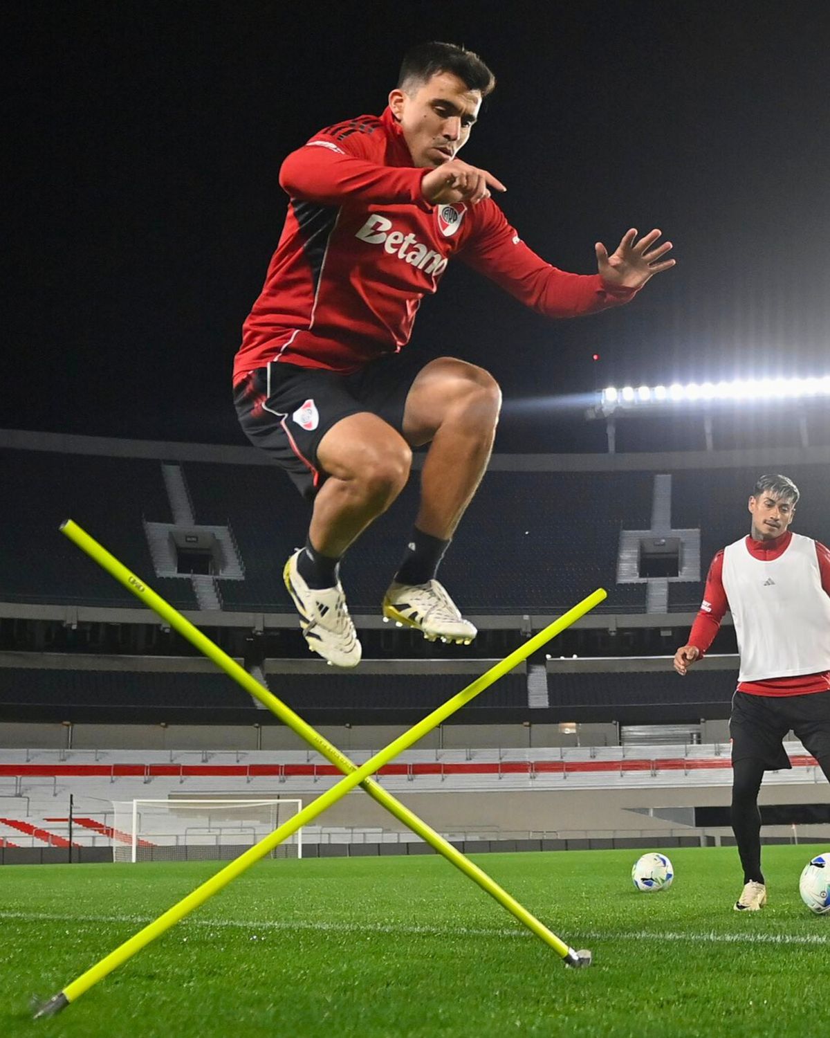 Marcos Acu&ntilde;a est&aacute; en duda para el debut de River en el Torneo Apertura ante Barracas Central.