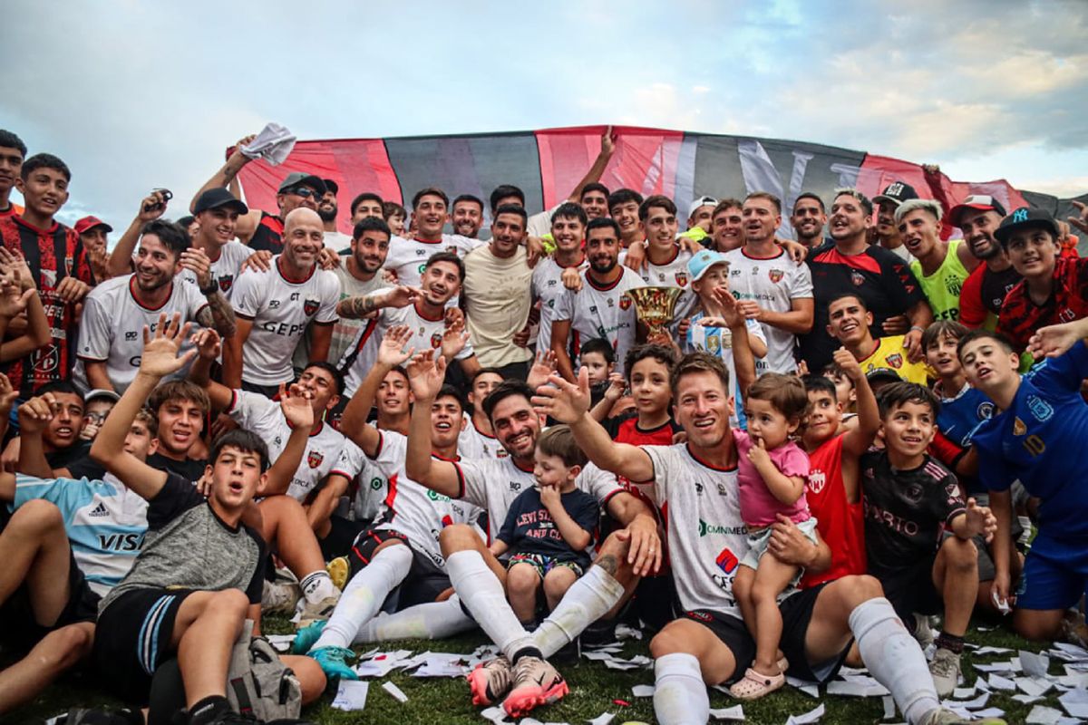 FADEP se consagró campeón del torneo Clausura de Liga Mendocina de Fútbol y es el campeón anual.
