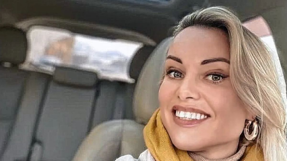 Marina Ovsiannikova es una joven madre periodista que ha sido multada y se salvó de ser encarcelada por su acto de rebeldía.