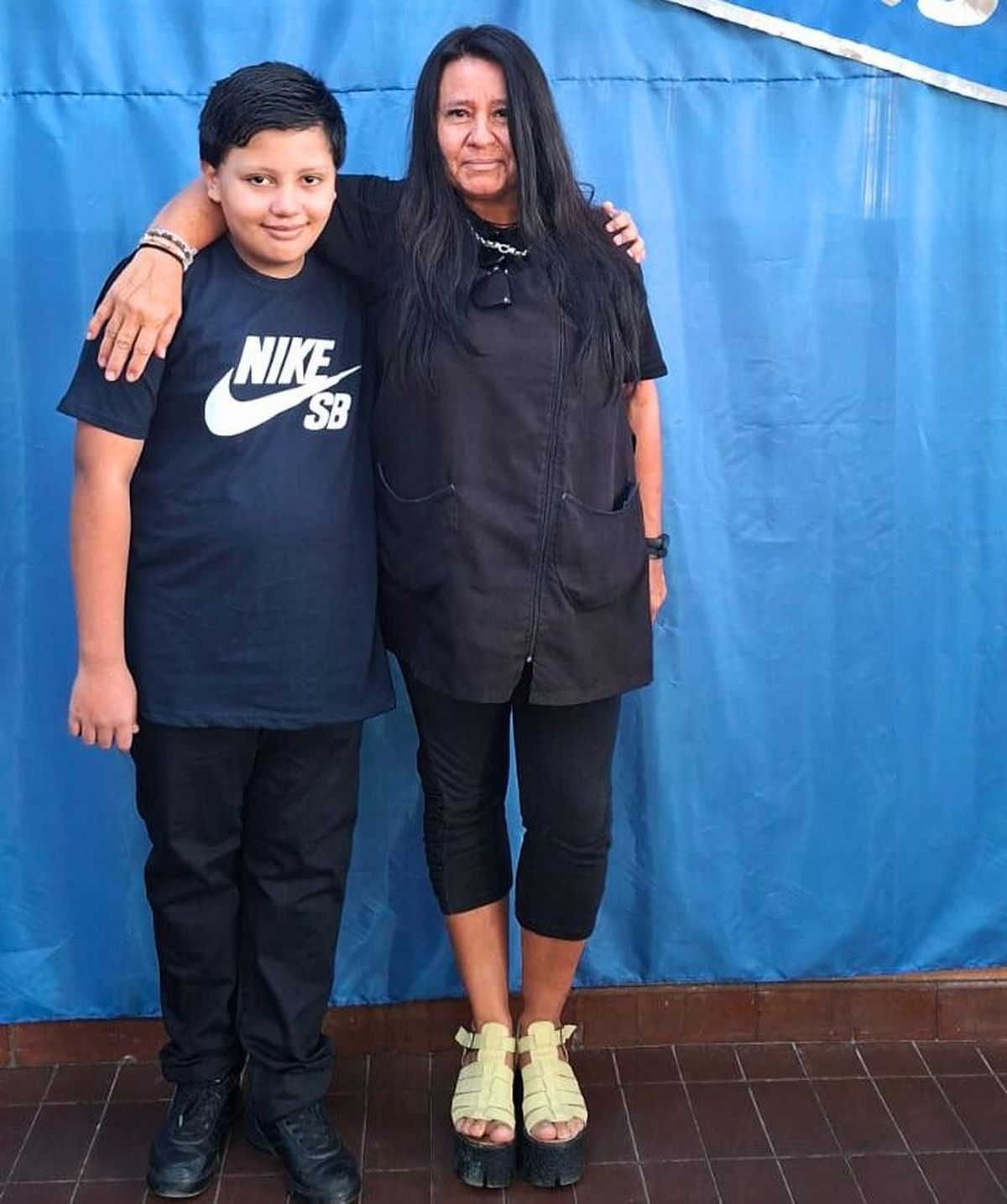 Junto a su seño Silvana Moyano. Junto a su seño Silvana Moyano.