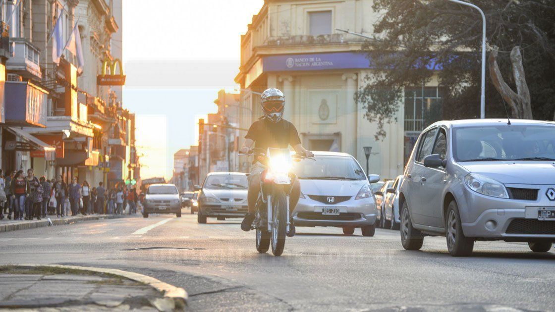 Manual del mal conductor mendocino contado por un nene de 7 años