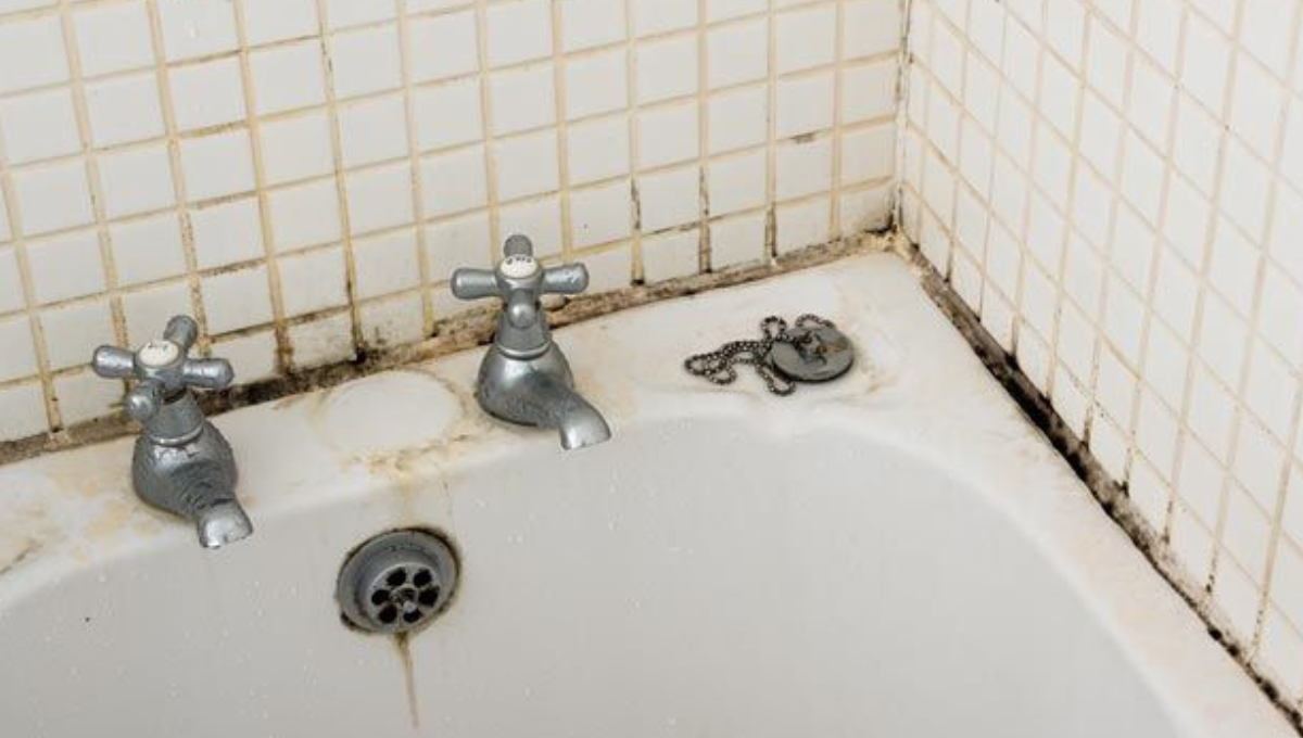 Cómo eliminar las manchas de tu bañadera en solo 30 minutos