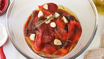 Cómo preparar pimientos morrones en aceite: la receta de la conserva más rica de todas