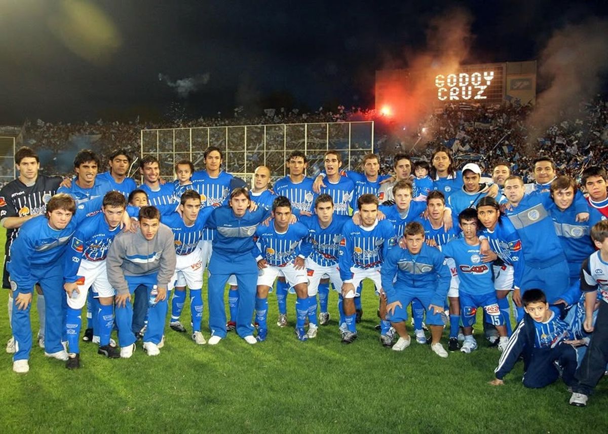 Godoy Cruz en el ascenso a Primera División en 2008. 