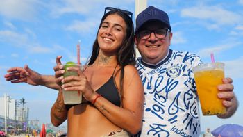 Los hinchas de la Lepra esperan en las playas de Río de Janeiro el partido de ida frente a Fluminense