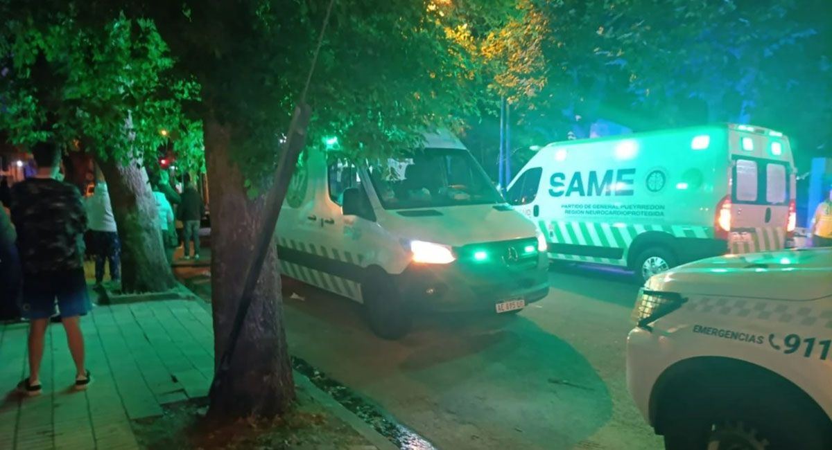 Varias ambulancia del SAME Mar del Plata asistieron a los heridos tras el incendio que se registró en un geriátrico. Varias ambulancia del SAME Mar del Plata asistieron a los heridos tras el incendio que se registró en un geriátrico.