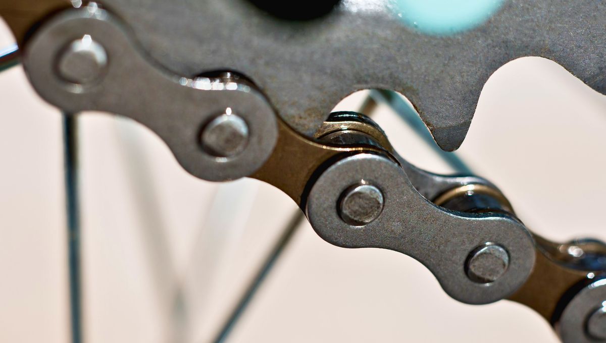 Al limpiar la bicicleta, hay que encontrar el equilibrio entre limpieza y funcionamiento correcto.