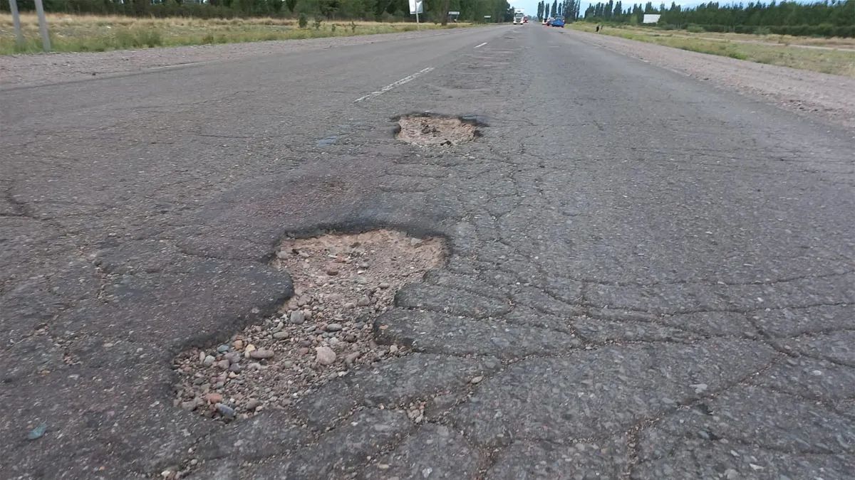 Uno de los nuevos peajes de la Ruta 7 estará en Potrerillos, a kilómetros de la Curva de Guido. Uno de los nuevos peajes de la Ruta 7 estará en Potrerillos, a kilómetros de la Curva de Guido.